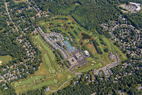 Paramount Country Club